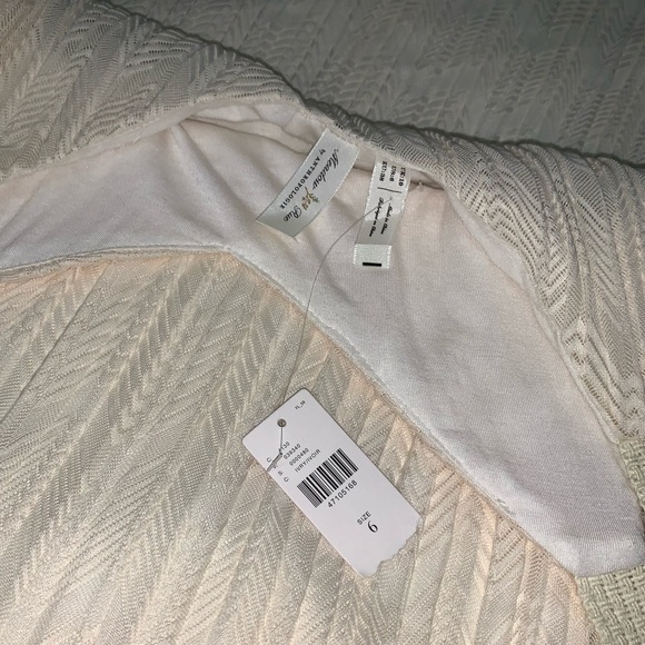 Anthropologie Meadow Rue Pleated V neck Dress - Picture 7 of 7